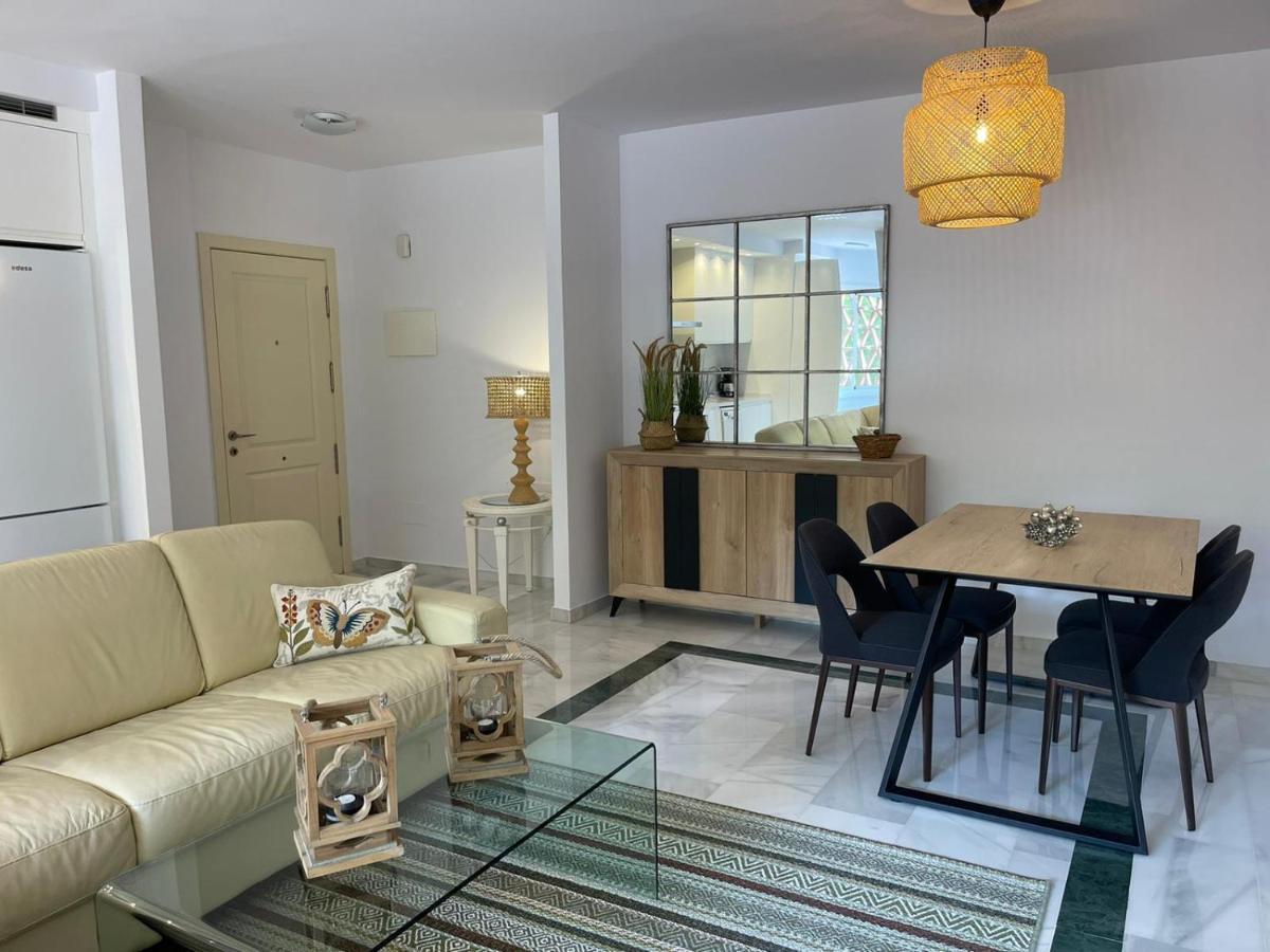 Marbella Playa Residencial Con Piscina Apartman Kültér fotó