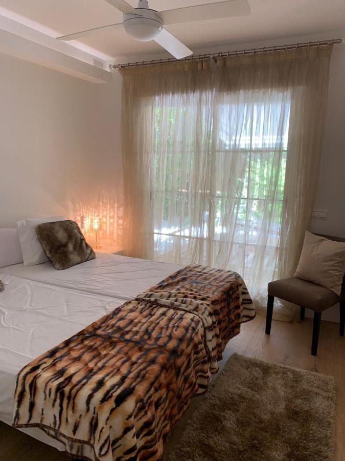 Marbella Playa Residencial Con Piscina Apartman Kültér fotó