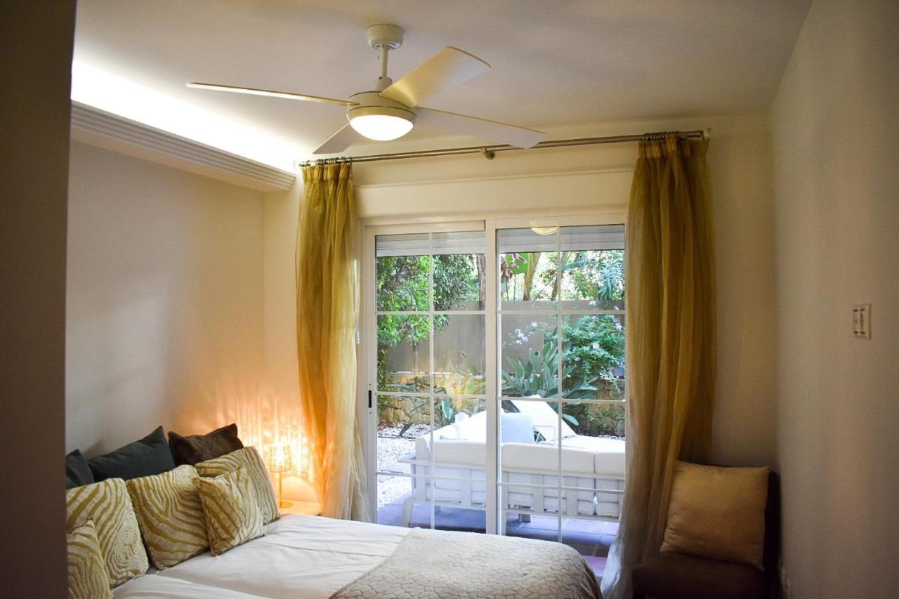 Marbella Playa Residencial Con Piscina Apartman Kültér fotó