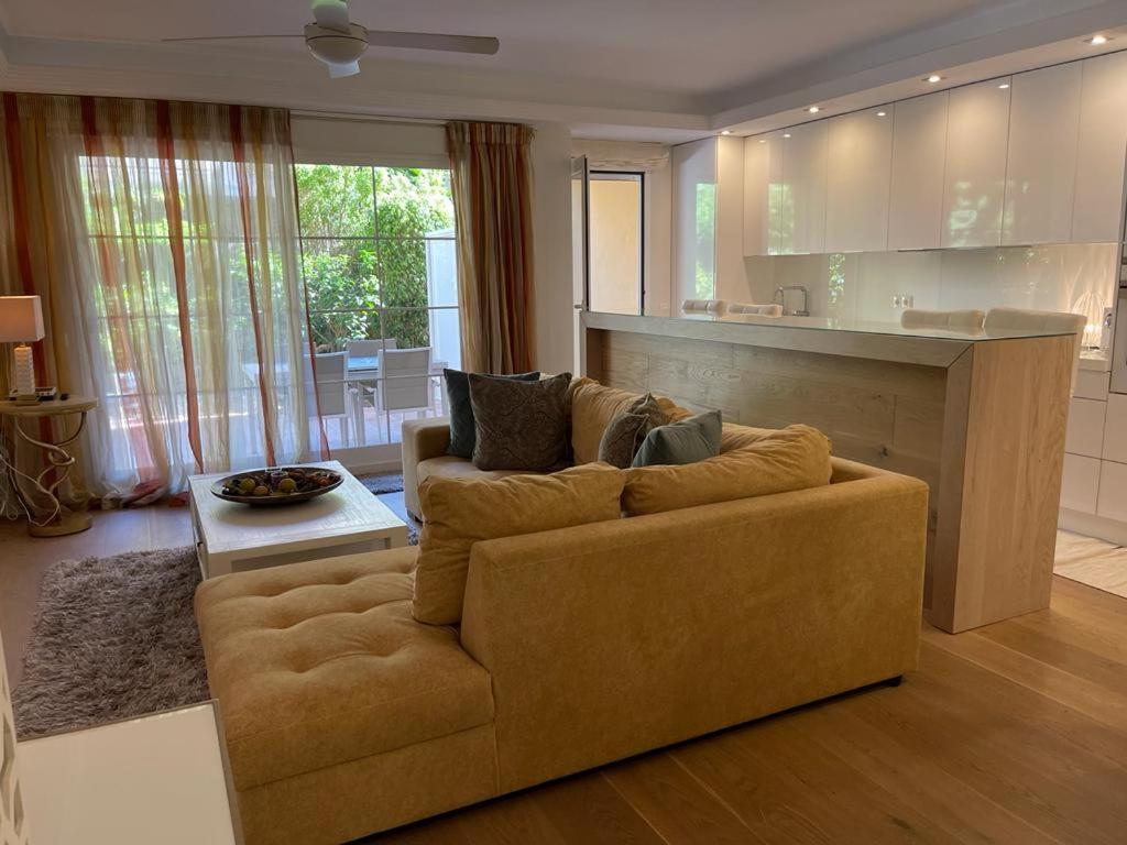 Marbella Playa Residencial Con Piscina Apartman Kültér fotó