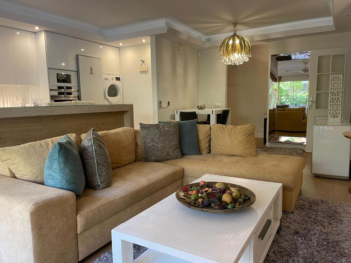 Marbella Playa Residencial Con Piscina Apartman Kültér fotó